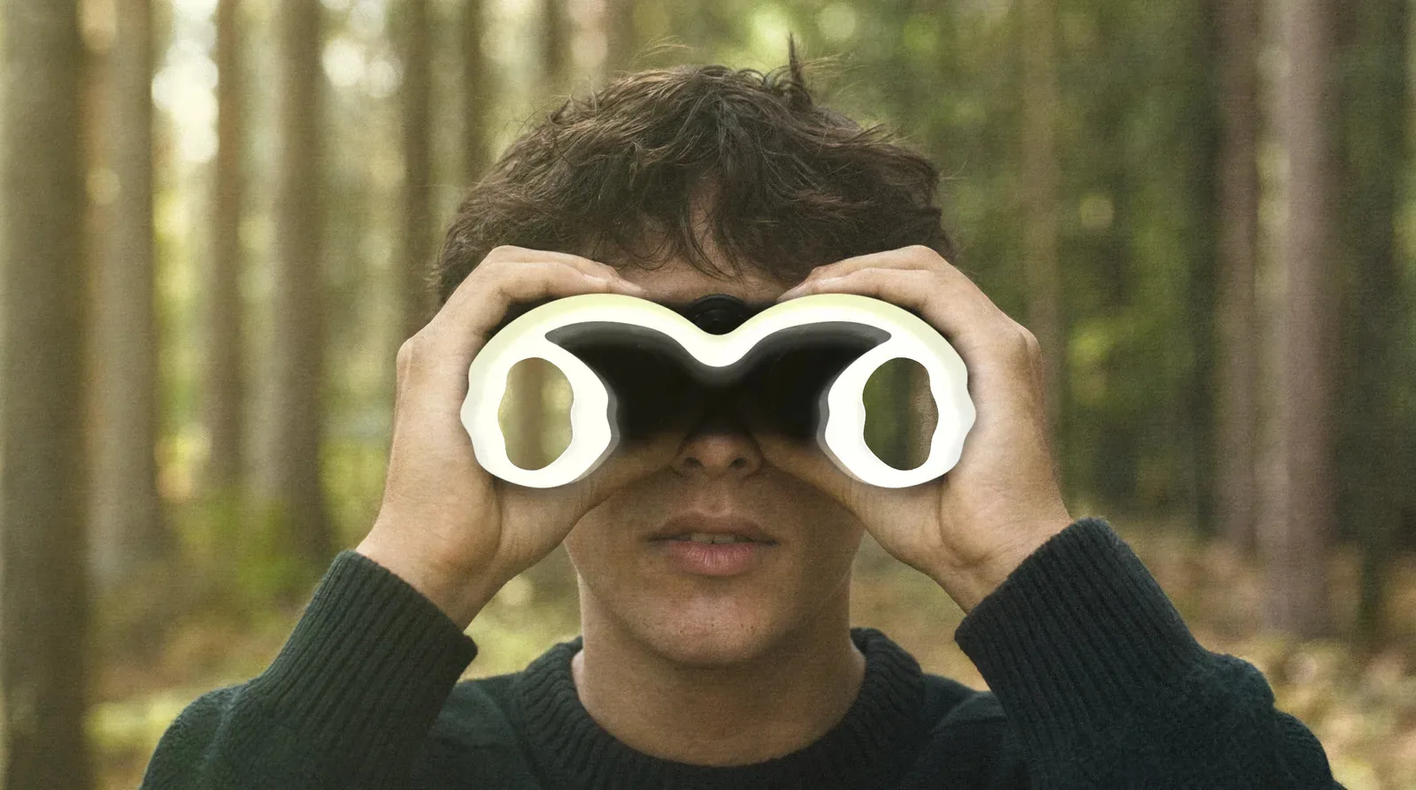 Two Frogs mark as a pair of binoculars